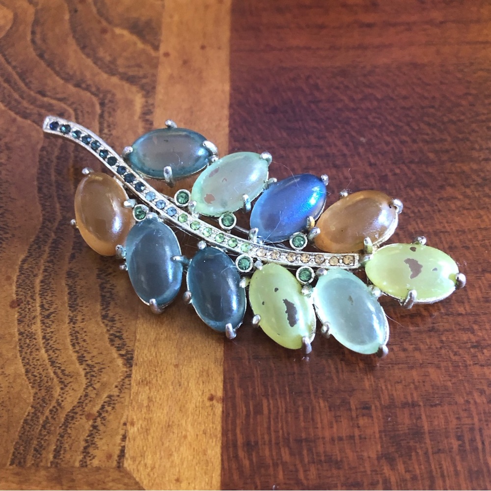 Vintage Monet colorful glass cabochon stone brooch